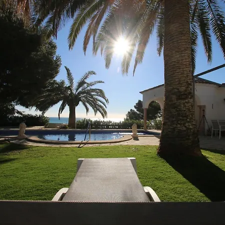 Margarita Villa *